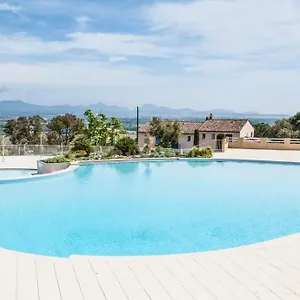 appartement-12-golf-de-roquebrune-vue-mer-imprenable.fr-provencehotel.com/